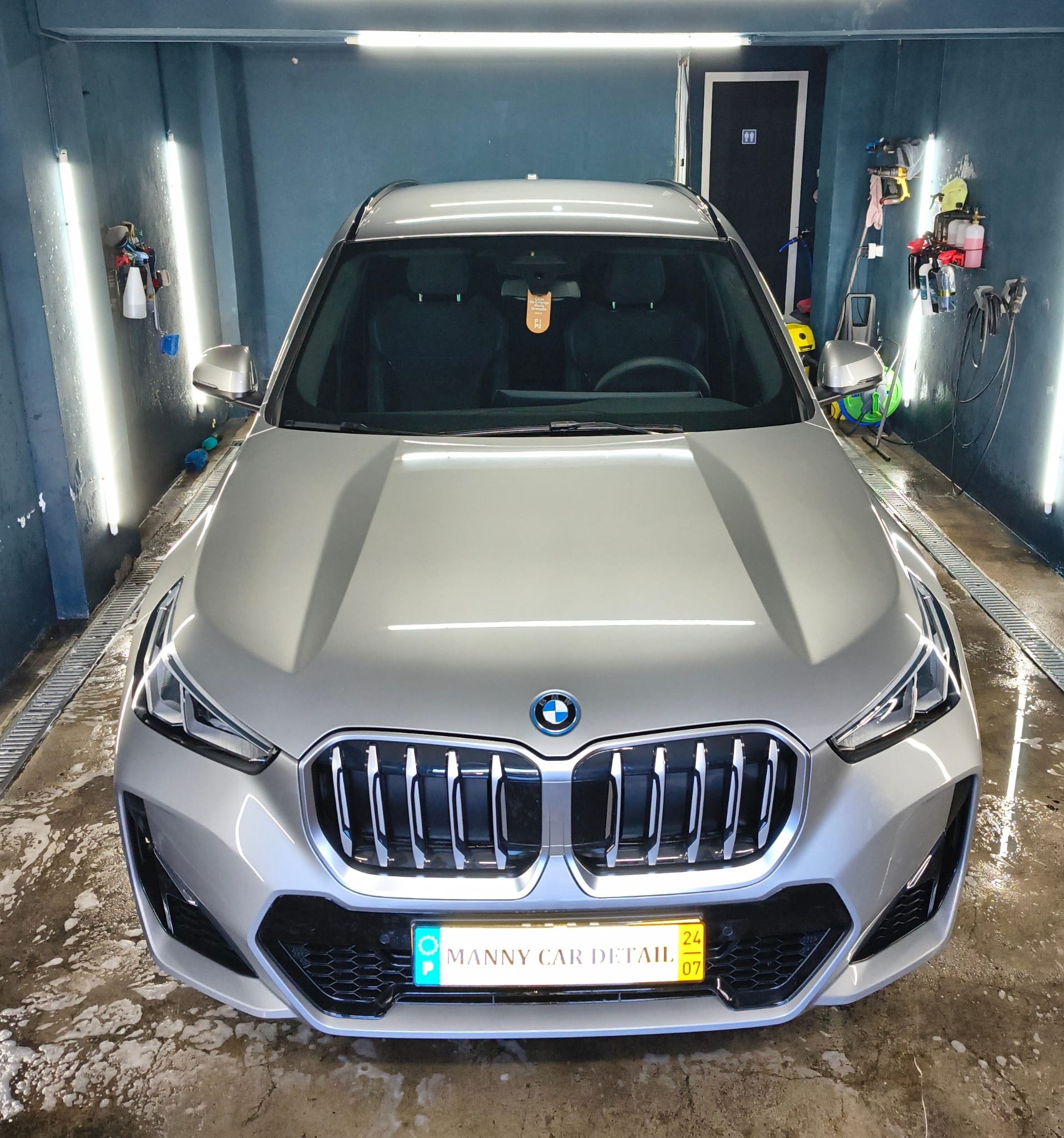 BMW X1 após limpeza exterior